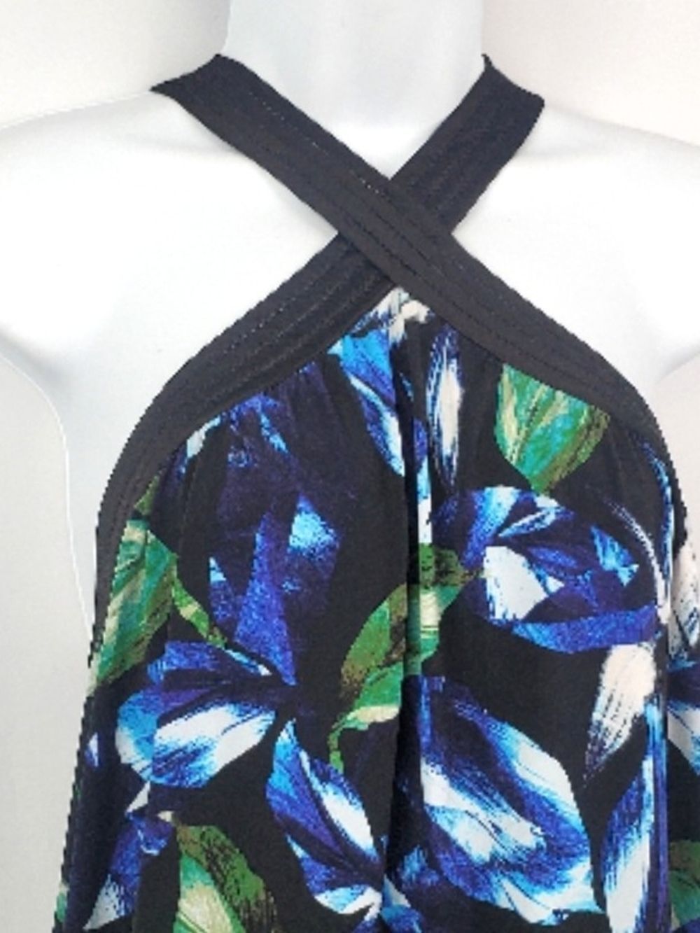 WHITE HOUSE BLACK MARKET Top